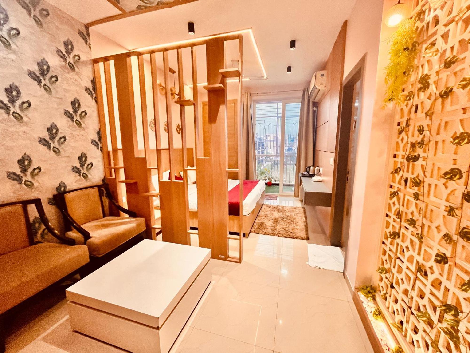 Pearl Grand Boutique Cottage In Omaxe Anandam Vrindavan - #Premium Ac Rooms With Balcony #Big Parking #Lift #Garden #Peaceful Area #Near Prem Mandir #Property Of The Year #Most Awarded Zewnętrze zdjęcie