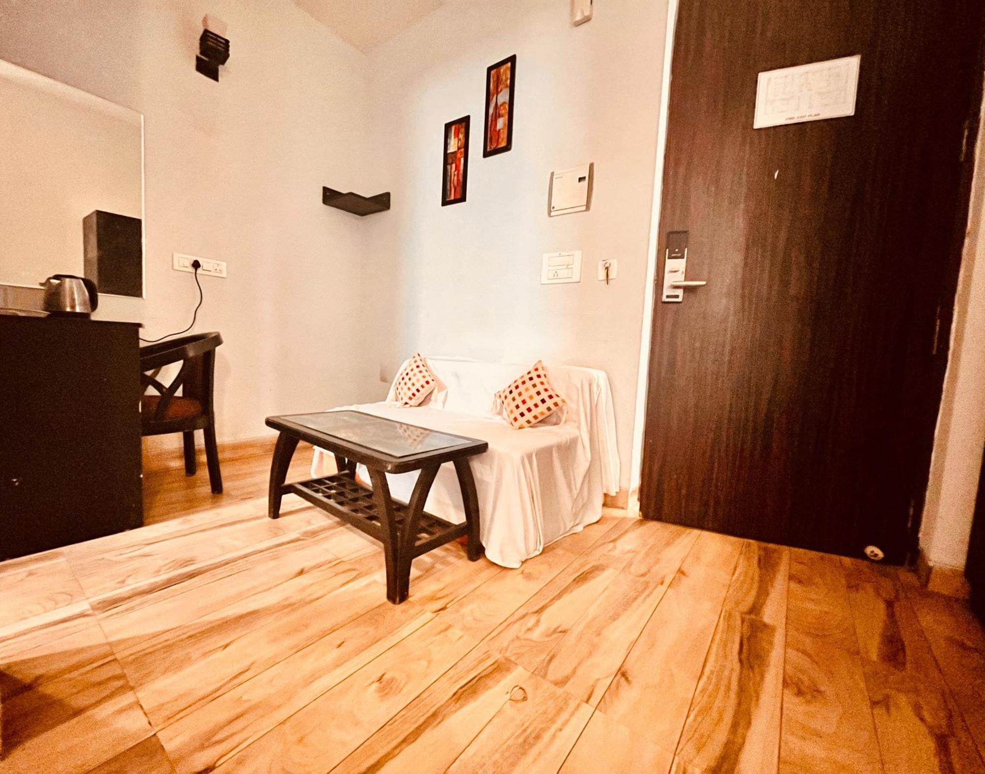 Pearl Grand Boutique Cottage In Omaxe Anandam Vrindavan - #Premium Ac Rooms With Balcony #Big Parking #Lift #Garden #Peaceful Area #Near Prem Mandir #Property Of The Year #Most Awarded Zewnętrze zdjęcie