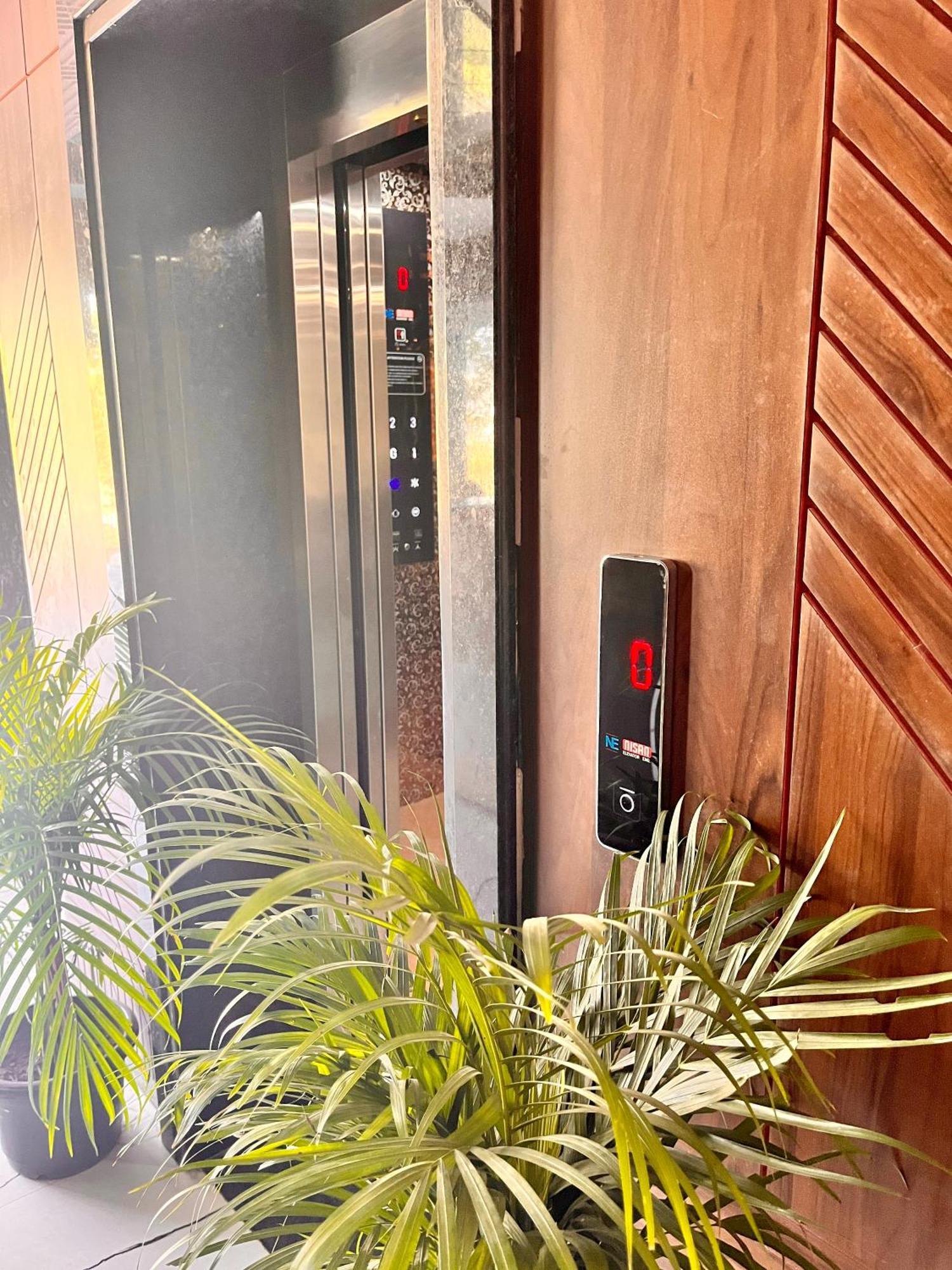 Pearl Grand Boutique Cottage In Omaxe Anandam Vrindavan - #Premium Ac Rooms With Balcony #Big Parking #Lift #Garden #Peaceful Area #Near Prem Mandir #Property Of The Year #Most Awarded Zewnętrze zdjęcie