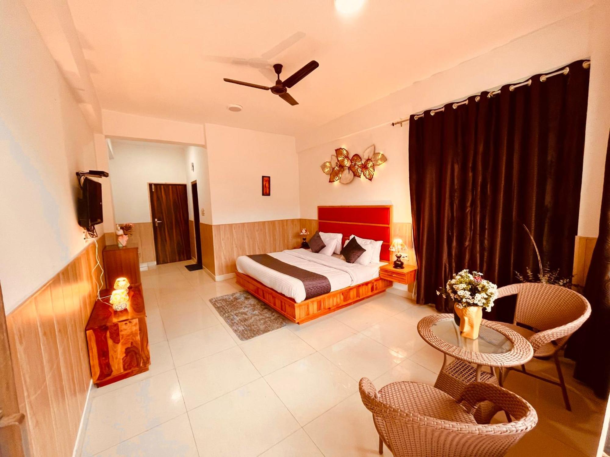 Pearl Grand Boutique Cottage In Omaxe Anandam Vrindavan - #Premium Ac Rooms With Balcony #Big Parking #Lift #Garden #Peaceful Area #Near Prem Mandir #Property Of The Year #Most Awarded Zewnętrze zdjęcie