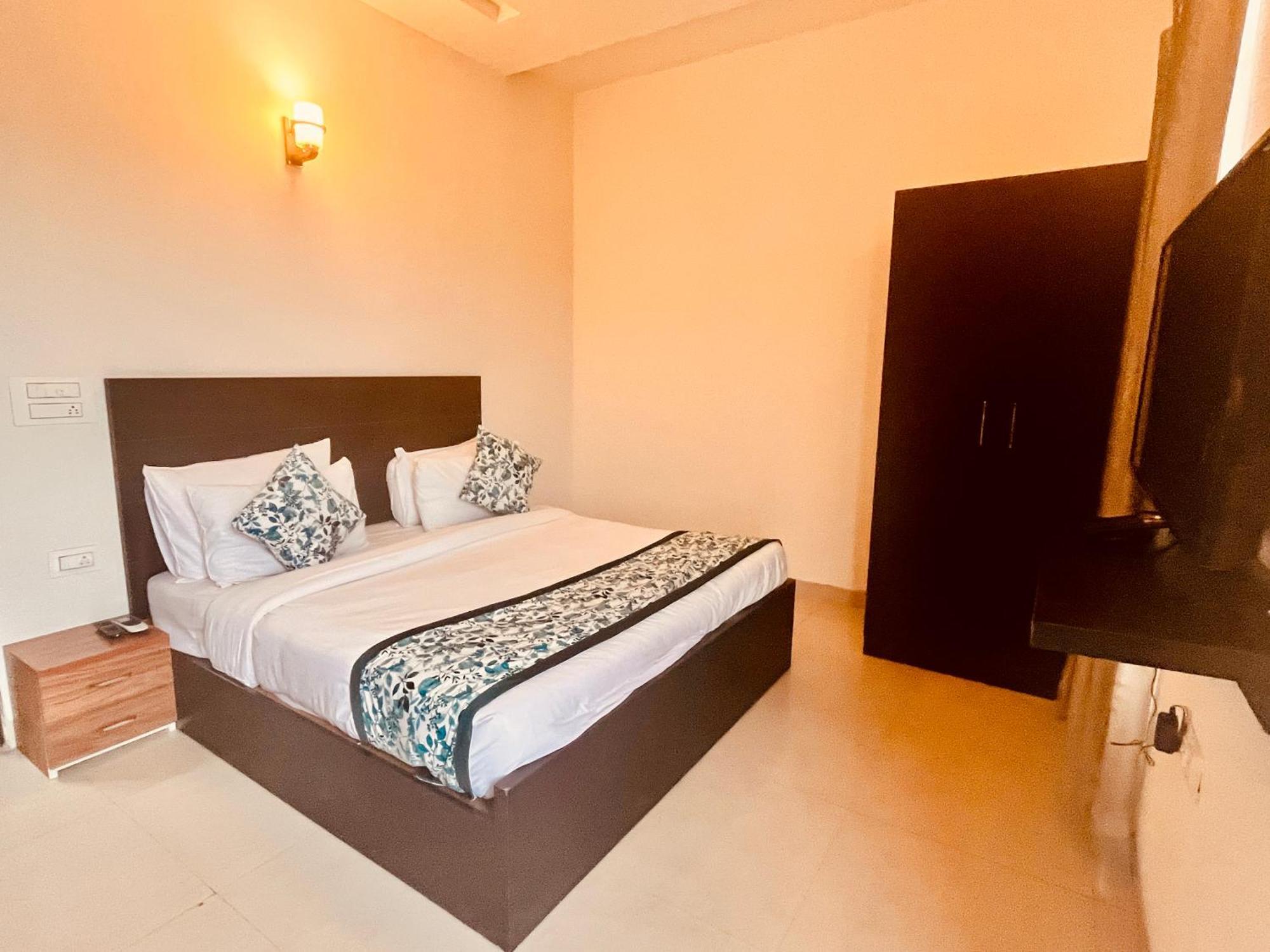 Pearl Grand Boutique Cottage In Omaxe Anandam Vrindavan - #Premium Ac Rooms With Balcony #Big Parking #Lift #Garden #Peaceful Area #Near Prem Mandir #Property Of The Year #Most Awarded Zewnętrze zdjęcie