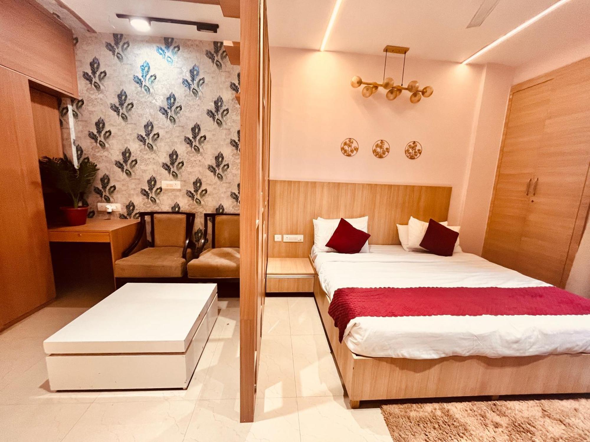 Pearl Grand Boutique Cottage In Omaxe Anandam Vrindavan - #Premium Ac Rooms With Balcony #Big Parking #Lift #Garden #Peaceful Area #Near Prem Mandir #Property Of The Year #Most Awarded Zewnętrze zdjęcie