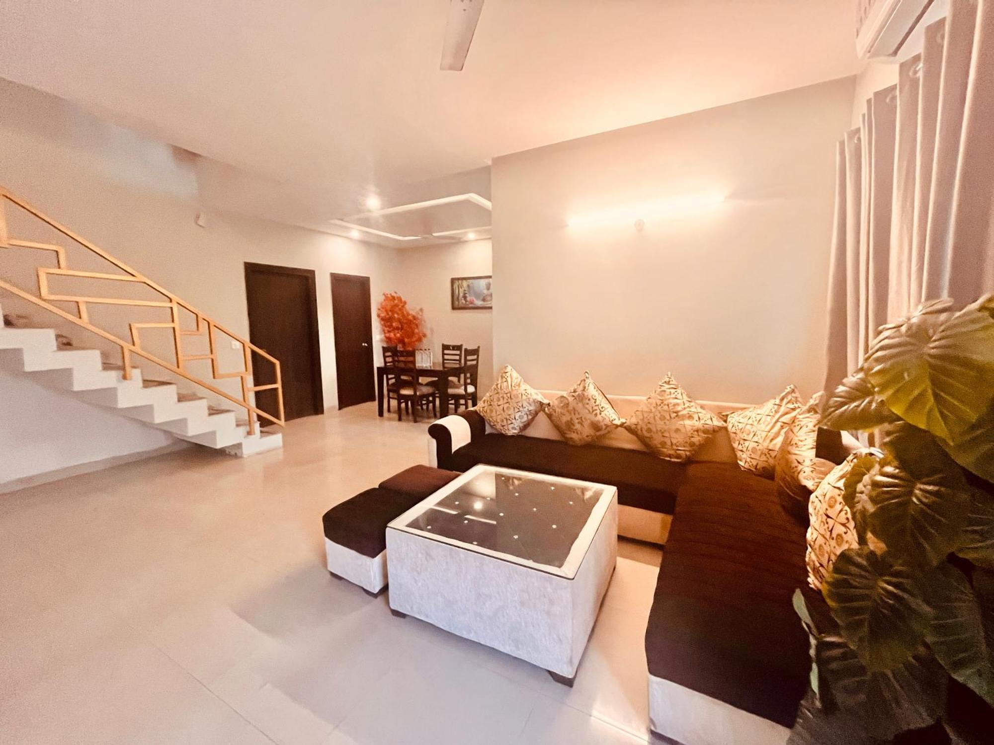 Pearl Grand Boutique Cottage In Omaxe Anandam Vrindavan - #Premium Ac Rooms With Balcony #Big Parking #Lift #Garden #Peaceful Area #Near Prem Mandir #Property Of The Year #Most Awarded Zewnętrze zdjęcie