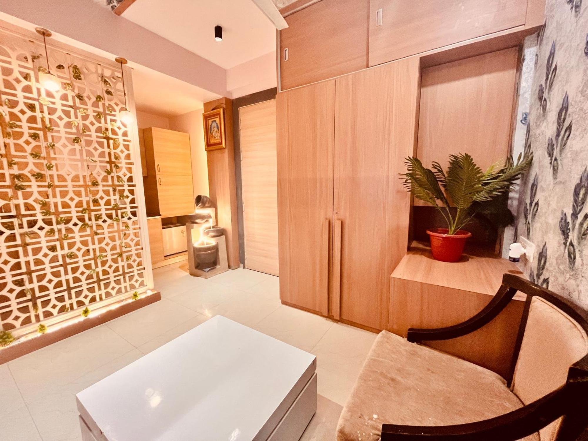 Pearl Grand Boutique Cottage In Omaxe Anandam Vrindavan - #Premium Ac Rooms With Balcony #Big Parking #Lift #Garden #Peaceful Area #Near Prem Mandir #Property Of The Year #Most Awarded Zewnętrze zdjęcie