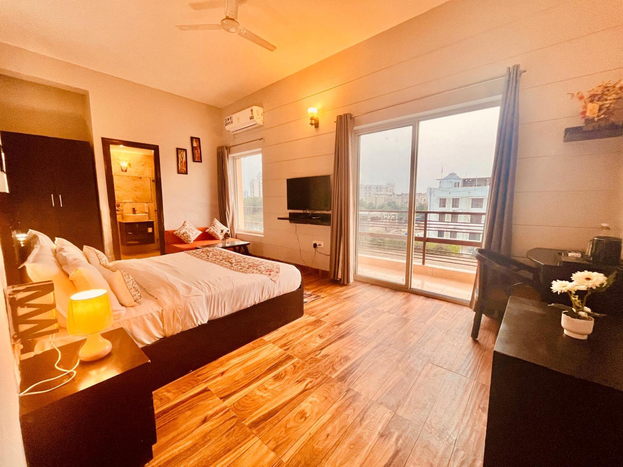 Pearl Grand Boutique Cottage In Omaxe Anandam Vrindavan - #Premium Ac Rooms With Balcony #Big Parking #Lift #Garden #Peaceful Area #Near Prem Mandir #Property Of The Year #Most Awarded Zewnętrze zdjęcie