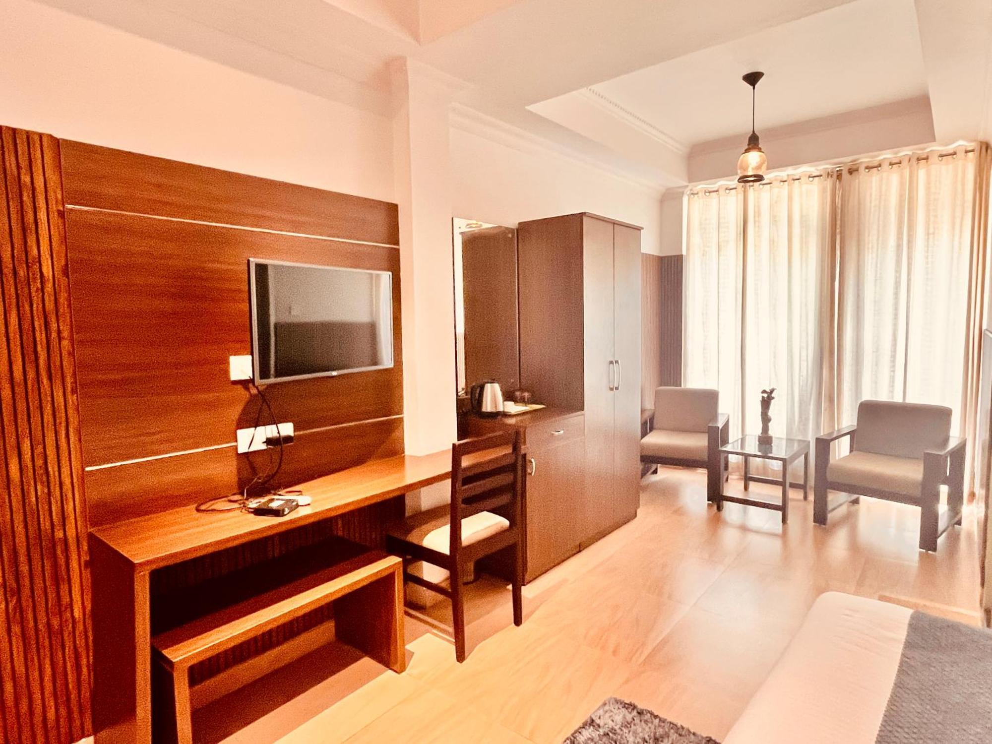 Pearl Grand Boutique Cottage In Omaxe Anandam Vrindavan - #Premium Ac Rooms With Balcony #Big Parking #Lift #Garden #Peaceful Area #Near Prem Mandir #Property Of The Year #Most Awarded Zewnętrze zdjęcie