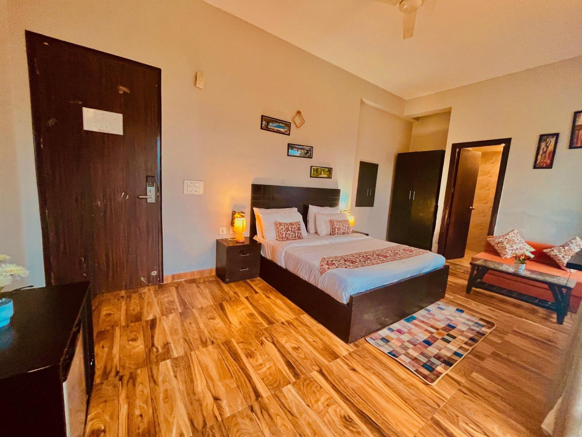 Pearl Grand Boutique Cottage In Omaxe Anandam Vrindavan - #Premium Ac Rooms With Balcony #Big Parking #Lift #Garden #Peaceful Area #Near Prem Mandir #Property Of The Year #Most Awarded Zewnętrze zdjęcie