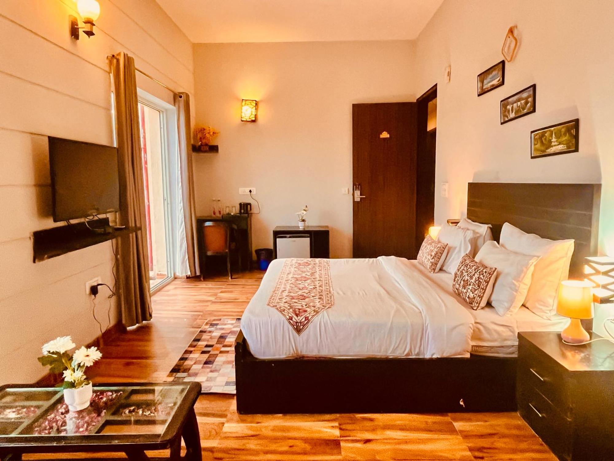 Pearl Grand Boutique Cottage In Omaxe Anandam Vrindavan - #Premium Ac Rooms With Balcony #Big Parking #Lift #Garden #Peaceful Area #Near Prem Mandir #Property Of The Year #Most Awarded Zewnętrze zdjęcie